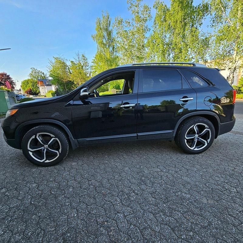 Schwarz Gebraucht 2011 Kia Sorento 2 SUV | 5.990 € (Fairer Preis) - Bild 1/4