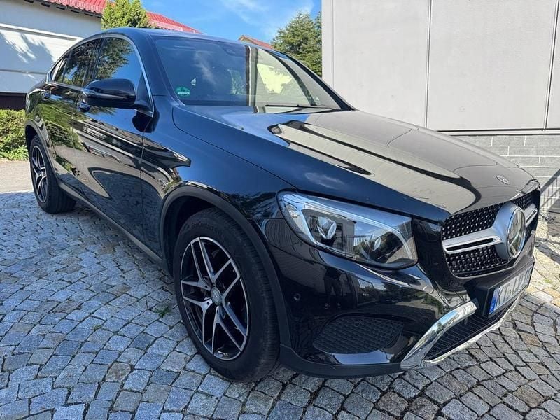 Schwarz Gebraucht 2018 Mercedes GLC350 AMG line Coupé | 33.900 € (Fairer Preis) - Bild 1/4
