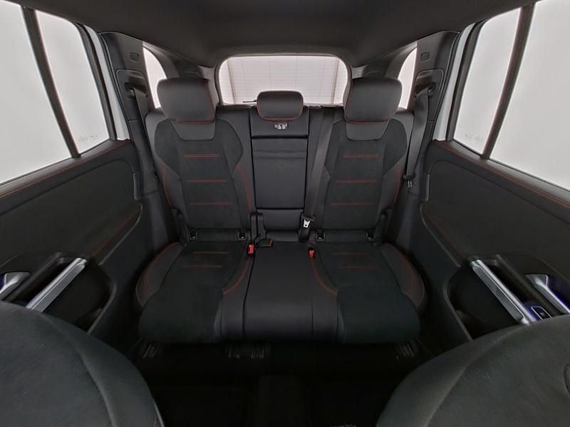 Gebraucht Mercedes GLB180 AMG 85 PS (62 kW) 2024 Unilack polarweiß SUV