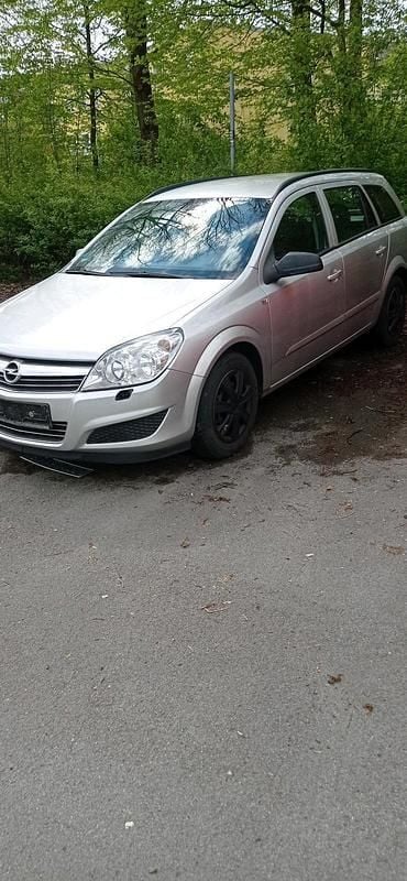 Gebraucht Opel Astra 105 PS (77 kW) 2008 Silber Kombi