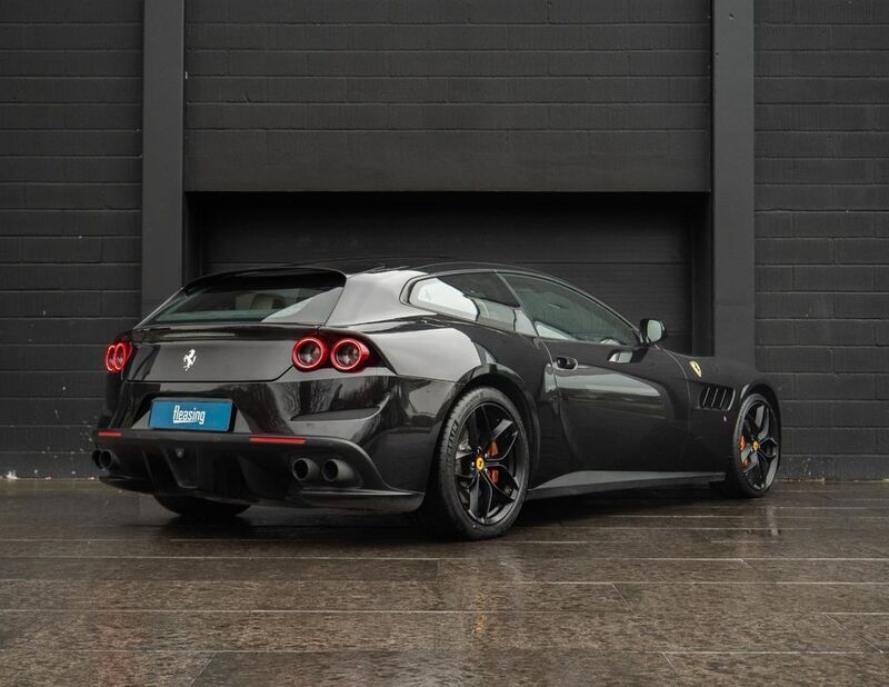 Gebraucht Ferrari GTC4Lusso 610 PS (448 kW) 2018 Schwarz Kombi