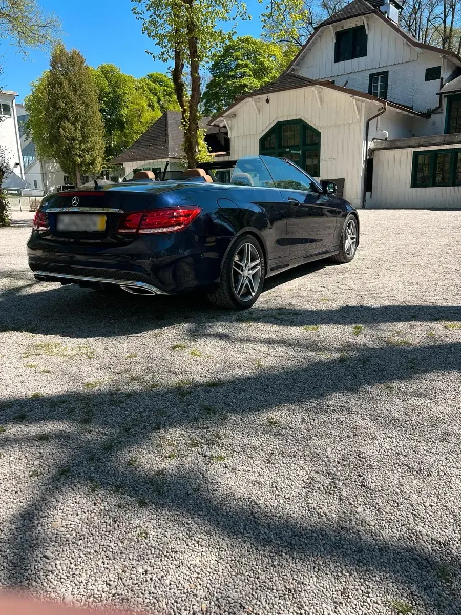 Używany Mercedes E300 252 KM (185 kW) 2013 Niebieski Kabriolet