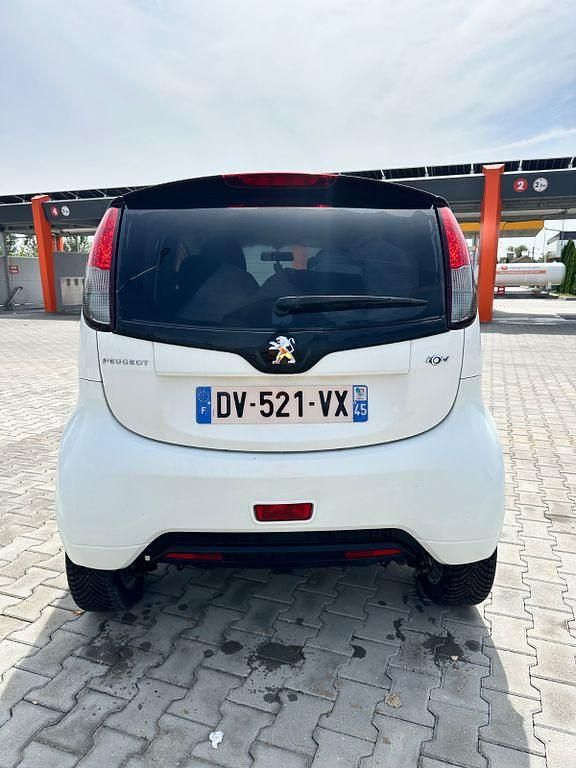 Gebraucht Peugeot iON Active 49 kW (67 PS) 2015 Weiß Kleinwagen