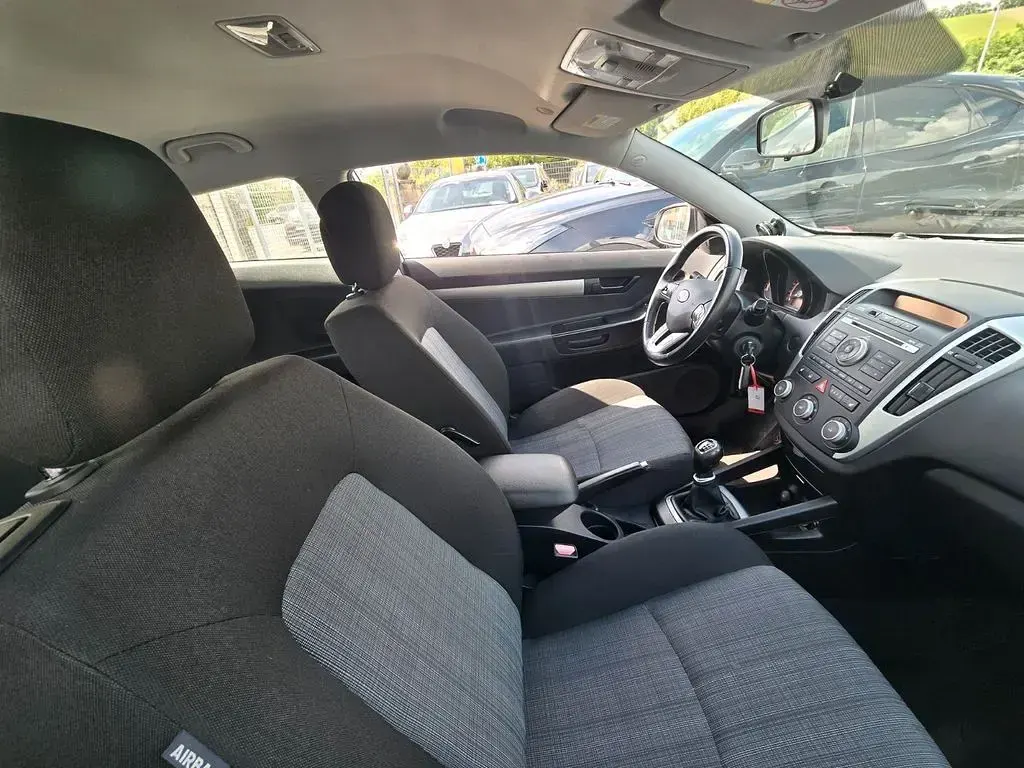 Gebraucht Kia Ceed 116 PS (85 kW) 2012 Weiß Kleinwagen