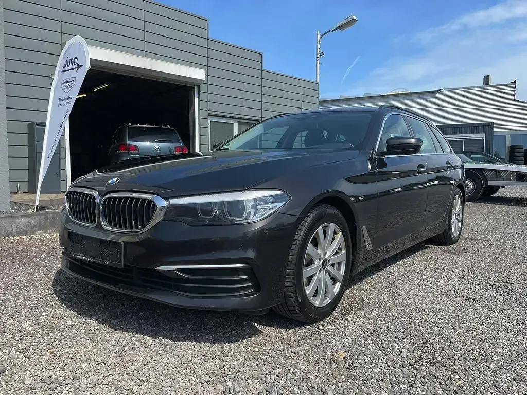 Gebraucht BMW 520 Performance 190 PS (139 kW) 2017 Braun Kombi