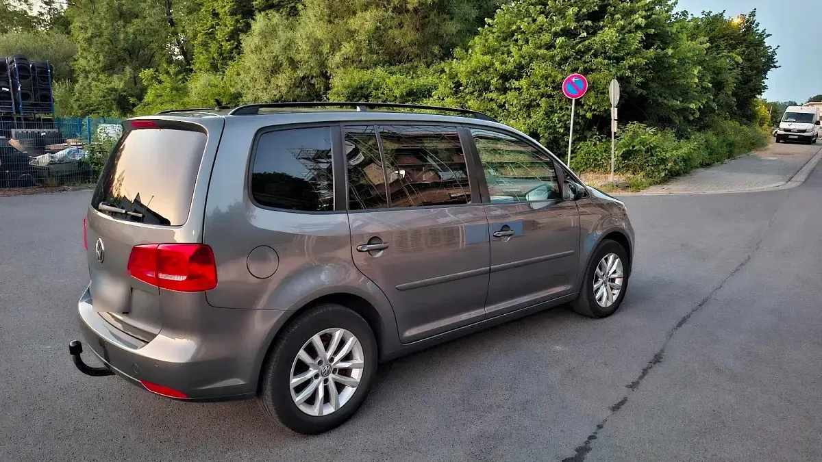Gebraucht VW Touran 140 PS (102 kW) 2011 Grau Van / Kleinbus