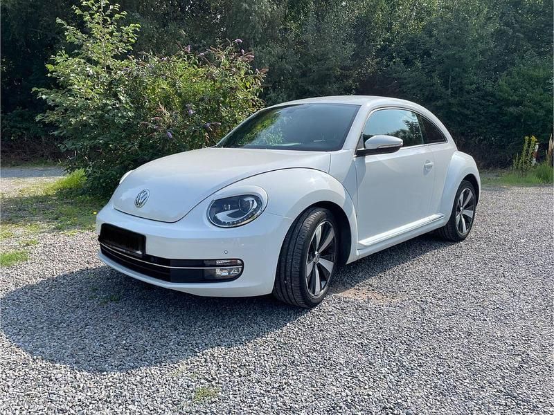 Weiß Gebraucht 2012 VW Beetle Limousine | 8.999 € (Fairer Preis) - Bild 1/4