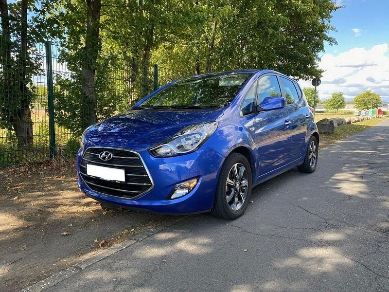 Blau Gebraucht 2019 Hyundai ix20 Space Kleinwagen | 12.500 € (Fairer Preis) - Bild 1/4