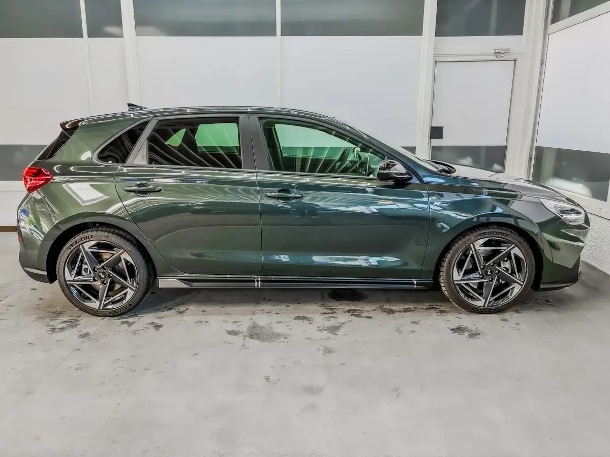 Neu Hyundai i30 N Line 150 PS (110 kW) 2026 Cypress green t2p Limousine