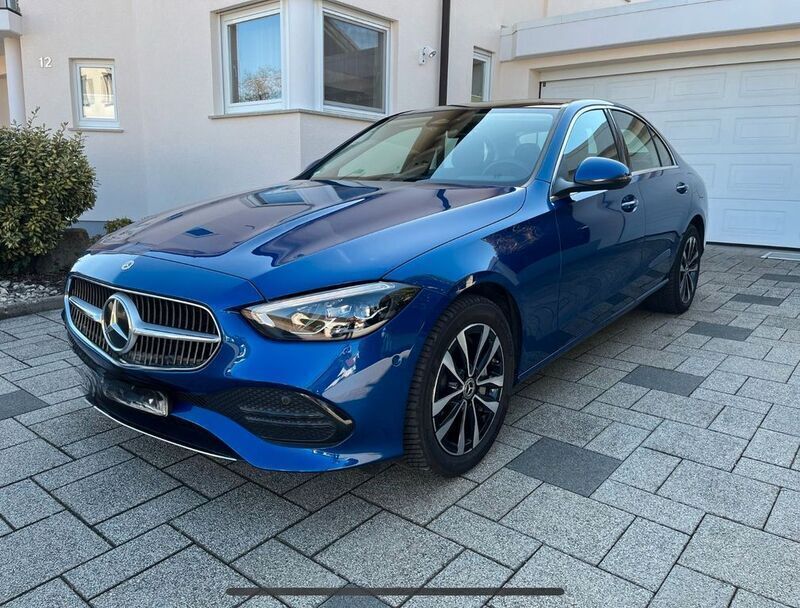 Blau Gebraucht 2023 Mercedes C300e Limousine | 37.990 € (Superpreis) - Bild 1/4