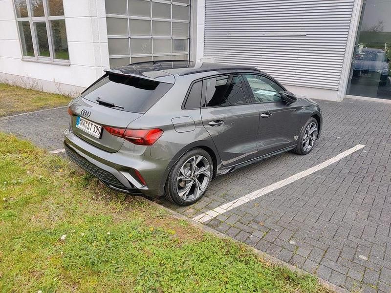 Neu Audi A3 S-Line 150 PS (110 kW) 2025 Daytonagrau perleffekt Limousine