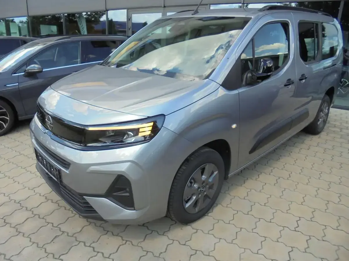 Neu Opel Combo Edition 131 PS (96 kW) 2025 Grau artense/typ aussenve Van / Kleinbus