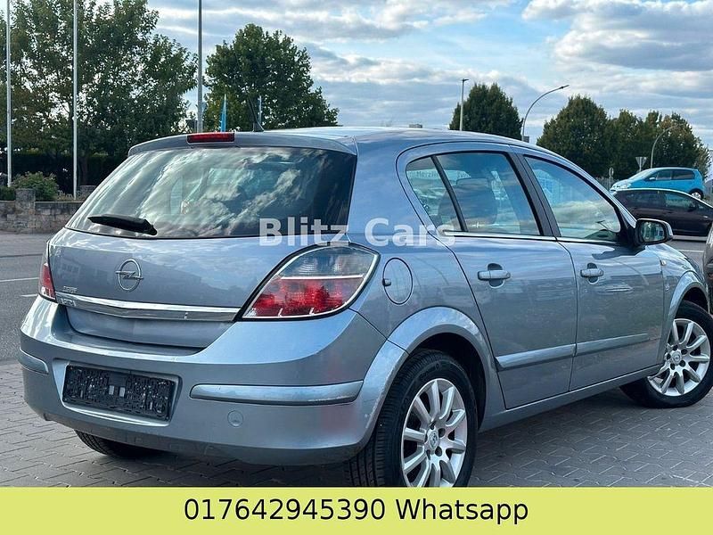 Gebraucht Opel Astra Innovation 140 PS (102 kW) 2009 Silber Limousine