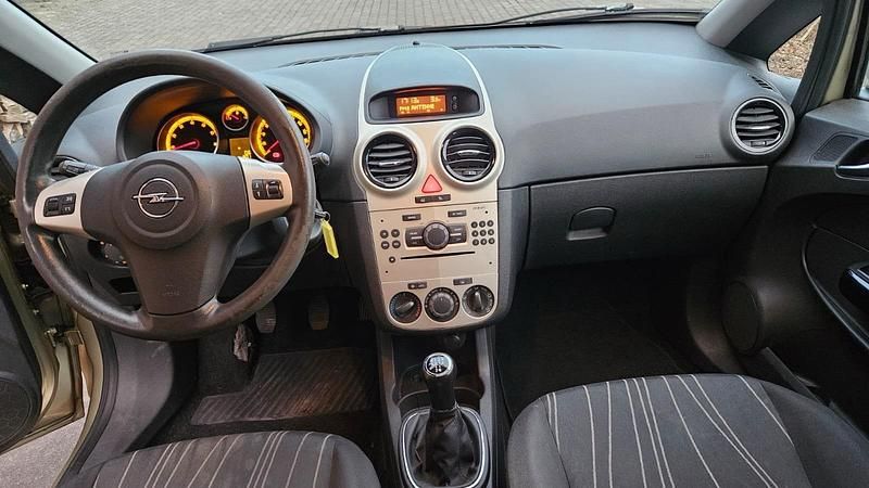 Gebraucht Opel Corsa 80 PS (58 kW) 2007 Gold Kleinwagen