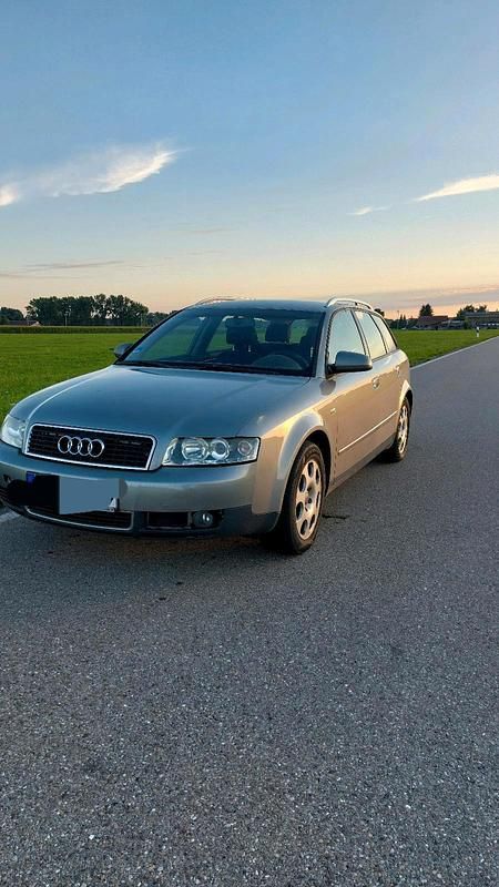 Silber Gebraucht 2002 Audi A4 Limousine | 2.800 € (Fairer Preis) - Bild 1/4