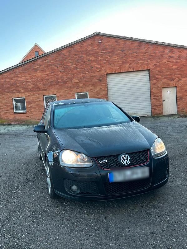 Schwarz Gebraucht 2005 VW Golf V GTI Kleinwagen | 5.000 € - Bild 1/4