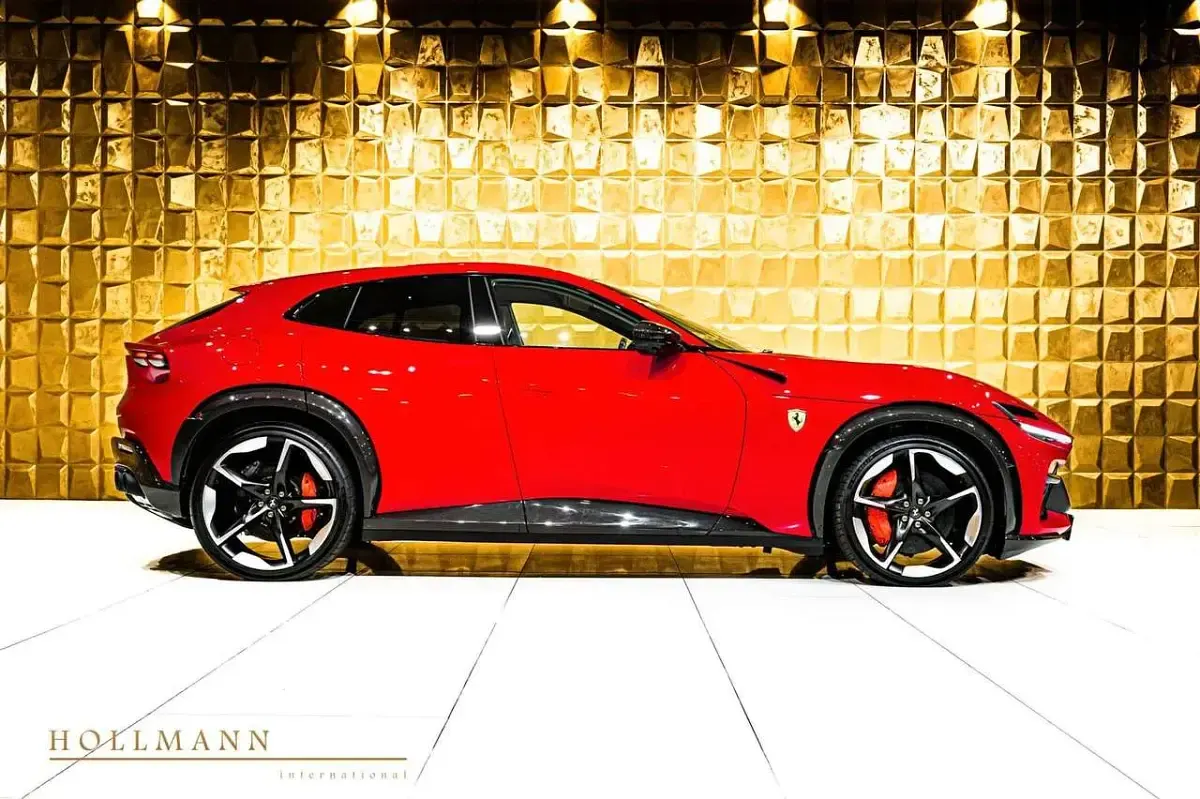 Neu Ferrari Purosangue 725 PS (533 kW) 2026 Rosso corsa SUV