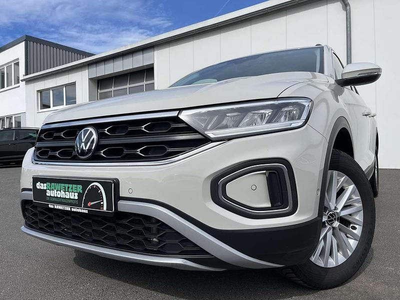 Grau Gebraucht 2024 VW T-Roc Life SUV | 23.860 € (Superpreis) - Bild 1/4