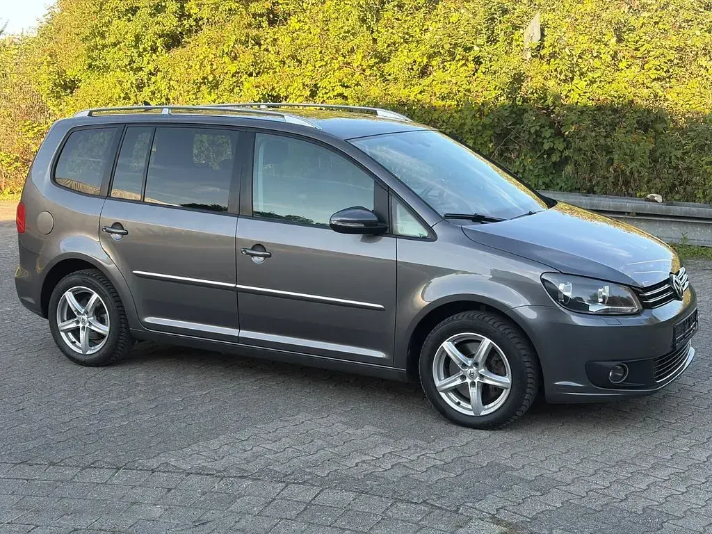 Gebraucht VW Touran Highline 140 PS (102 kW) 2011 Grau Van / Kleinbus