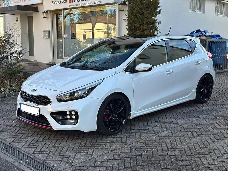Weiß Gebraucht 2016 Kia Ceed GT-Track Kleinwagen | 9.750 € (Superpreis) - Bild 1/4