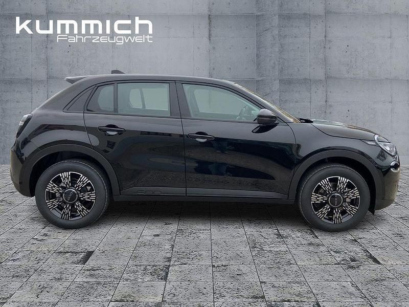 Neu Fiat 600 Icon 110 PS (80 kW) 2025 Schwarz Limousine