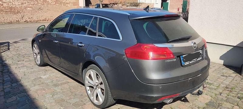 Second-hand Opel Insignia 194 CP (142 kW) 2012 Gri Break