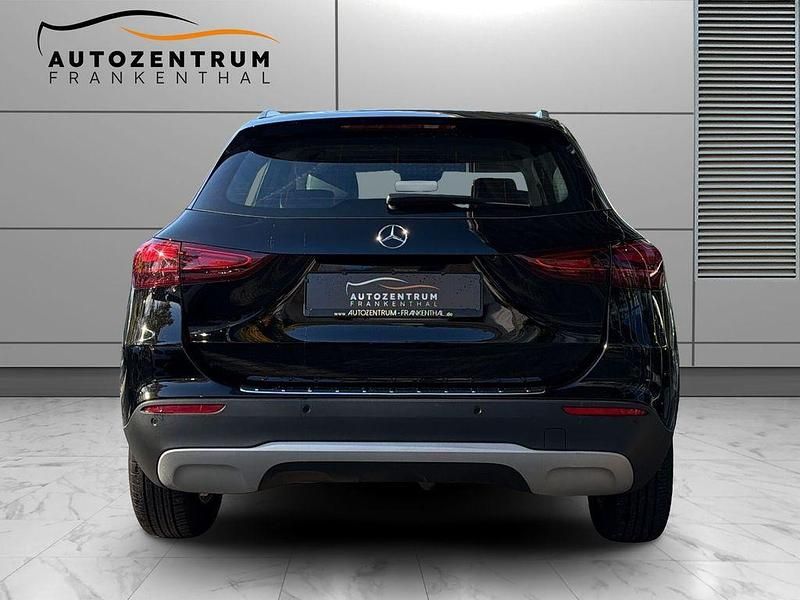Gebraucht Mercedes GLA200 Advanced 163 PS (119 kW) 2023 Schwarz SUV