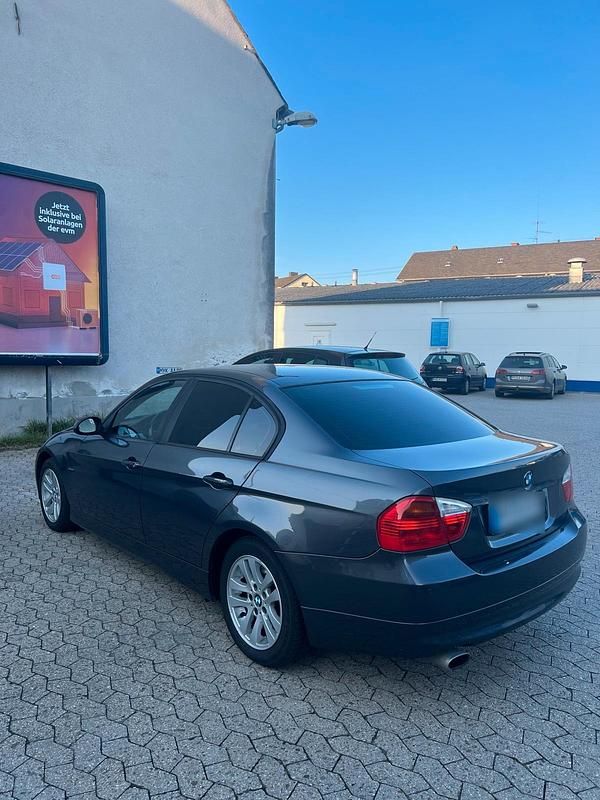 Gebraucht BMW 318 143 PS (105 kW) 2007 Limousine