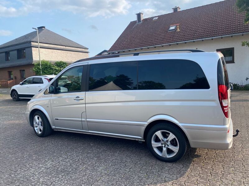 Silber Gebraucht 2012 Mercedes Viano Edition Van / Kleinbus | 19.000 € (Etwas zu teuer) - Bild 1/4