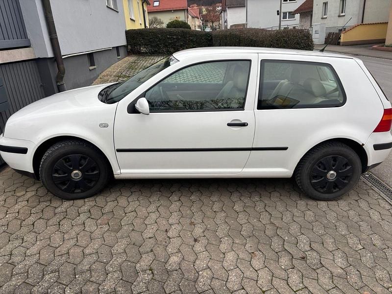 Gebraucht VW Golf IV 75 PS (55 kW) 2001 Weiß Limousine
