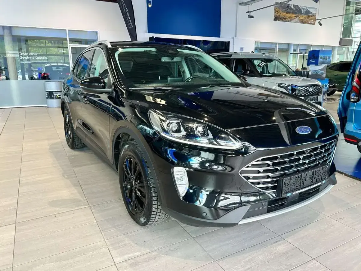 Gebraucht Ford Kuga Titanium 120 PS (88 kW) 2021 Obsidianschwarz metallic SUV