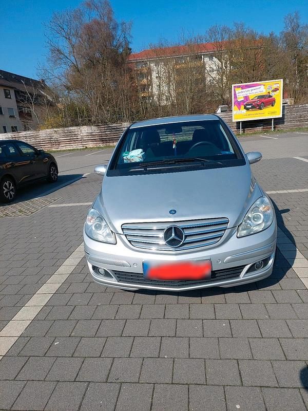 Gebraucht Mercedes B180 110 PS (80 kW) 2006 Silber Van / Kleinbus