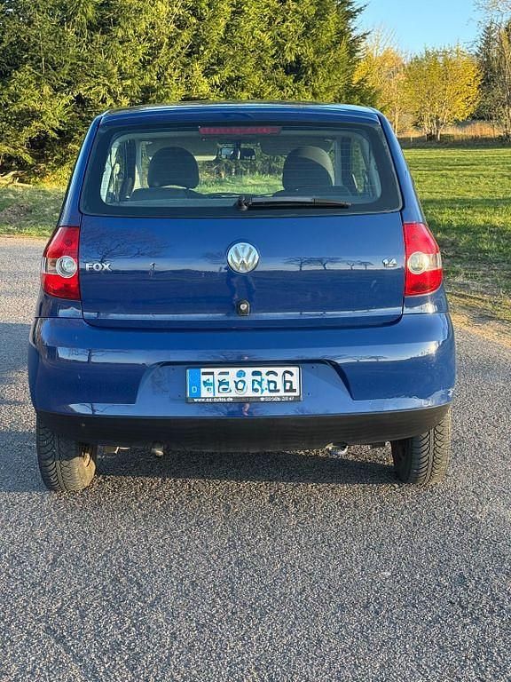 Usata VW Fox 75 CV (55 kW) 2005 Blu Utilitaria