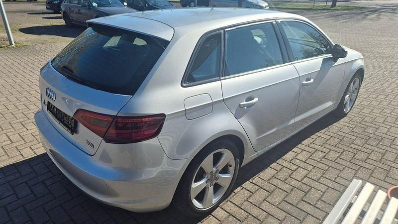 Gebraucht Audi A3 Sport 122 PS (89 kW) 2014 Silber Limousine