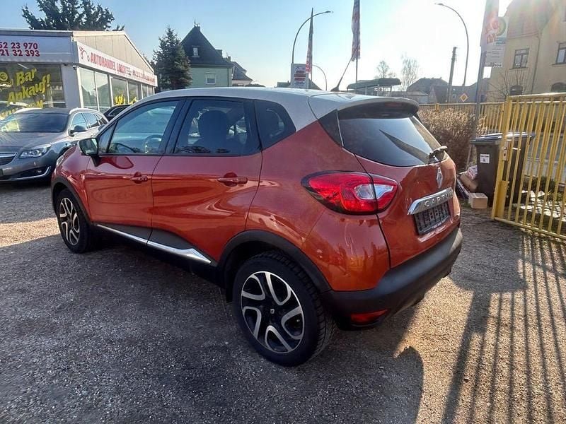 Gebraucht Renault Captur Luxe 90 PS (66 kW) 2015 Orange SUV