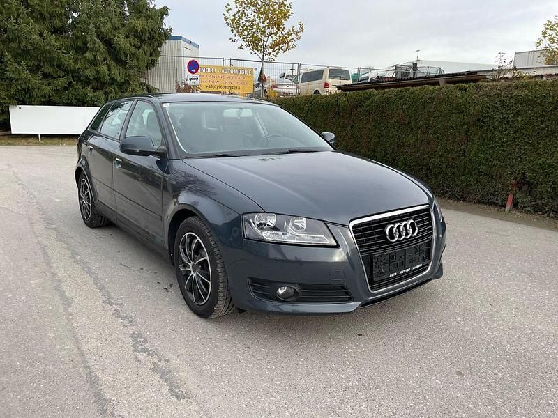 Gebraucht Audi A3 Attraction 105 PS (77 kW) 2011 Grau Kleinwagen