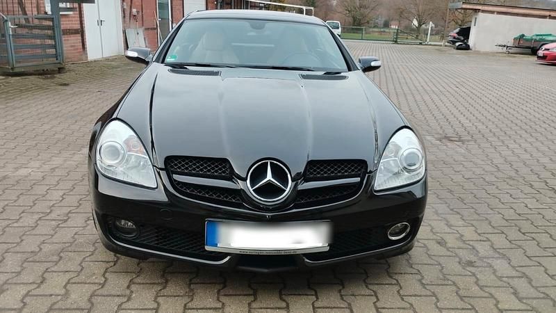Schwarz Gebraucht 2008 Mercedes SLK200 Cabrio | 9.299 € (Fairer Preis) - Bild 1/4