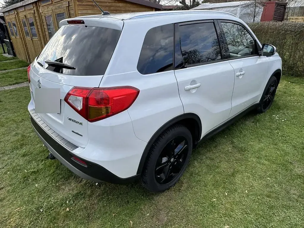 Używany Suzuki Vitara 140 KM (102 kW) 2016 Biały SUV