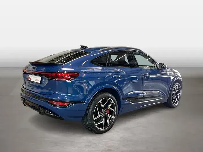 Gebraucht Audi Q6 Sportback e-tron Comfort 284 kW (387 PS) 2025 Ascariblau metallic SUV