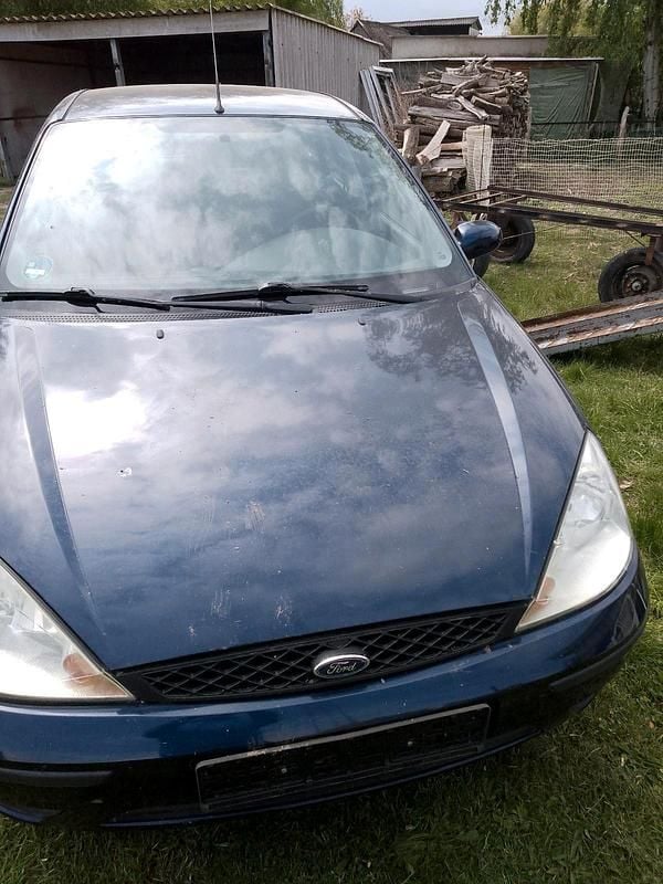 Blau Gebraucht 2004 Ford Focus Kleinwagen | 400 € (Superpreis) - Bild 1/4