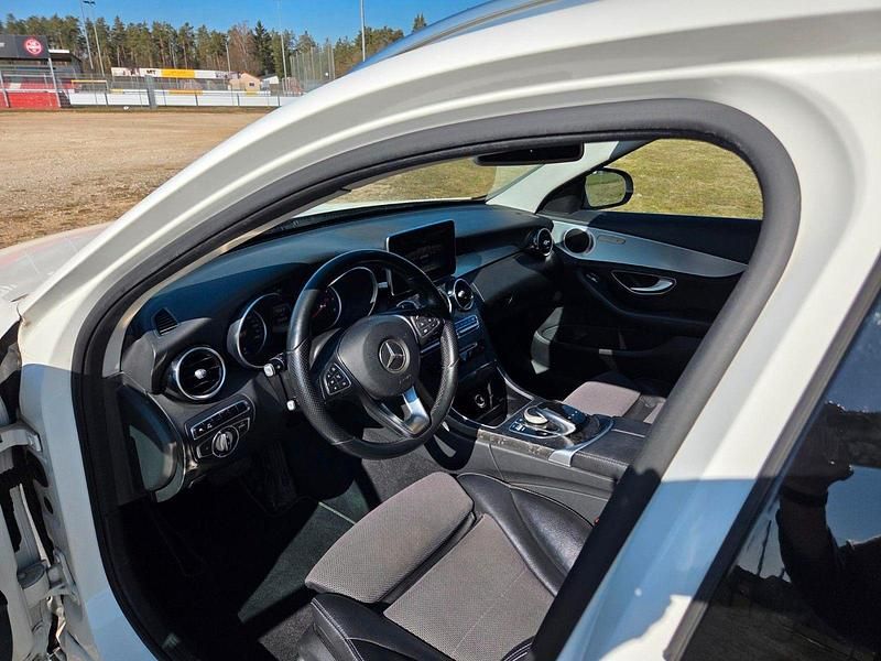 Gebraucht Mercedes 220 170 PS (125 kW) 2015 Weiß Kombi