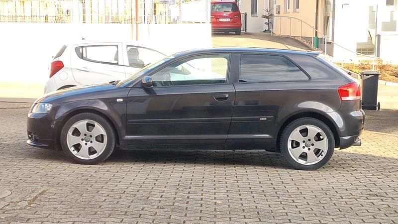 Grau Gebraucht 2006 Audi A3 Coupé | 4.200 € (Etwas zu teuer) - Bild 1/4