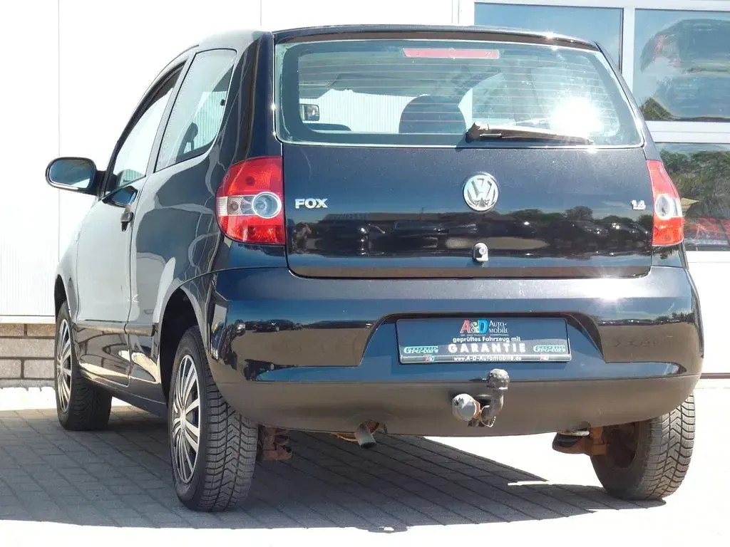 Gebraucht VW Fox Basis 75 PS (55 kW) 2006 Schwarz Kleinwagen
