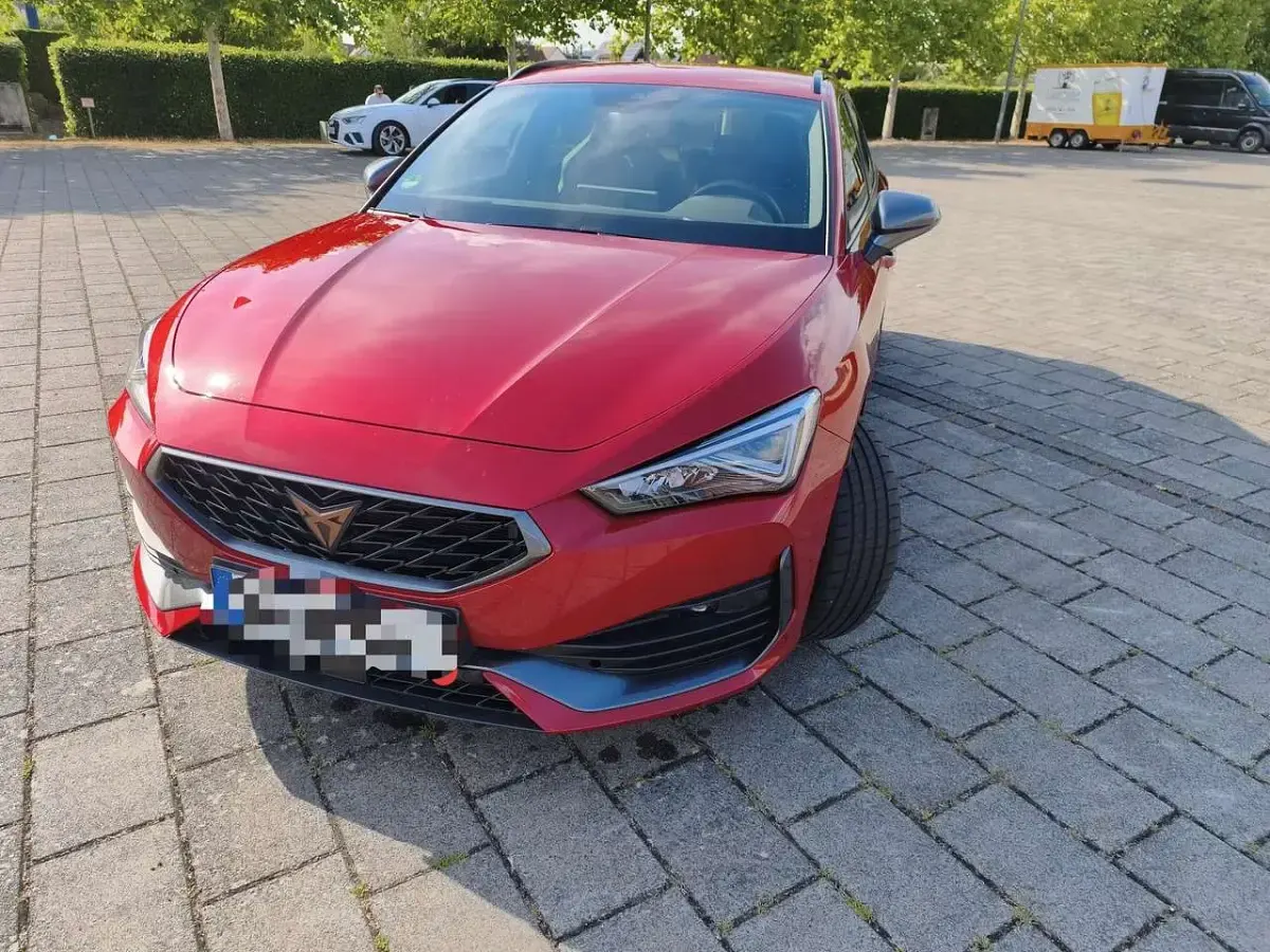 Gebraucht Cupra Leon Basis 190 PS (139 kW) 2023 Rot Kombi