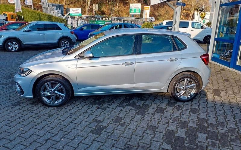 Gebraucht VW Polo Style 95 PS (69 kW) 2023 Silber Limousine