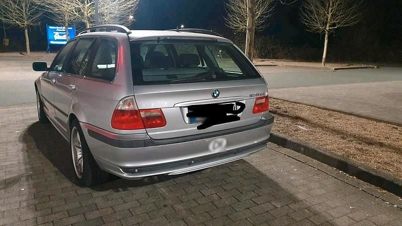 Gebraucht BMW 330 184 PS (135 kW) 2002 Silber Kombi