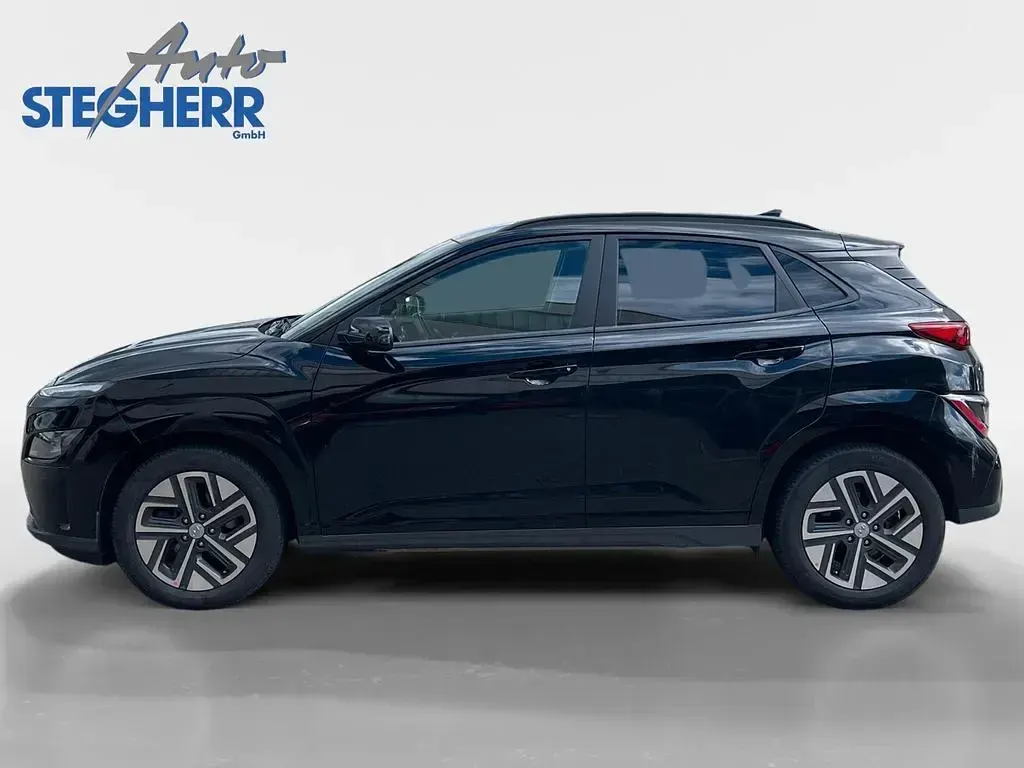 Gebraucht Hyundai Kona Edition 30+ 100 kW (136 PS) 2023 Schwarz SUV