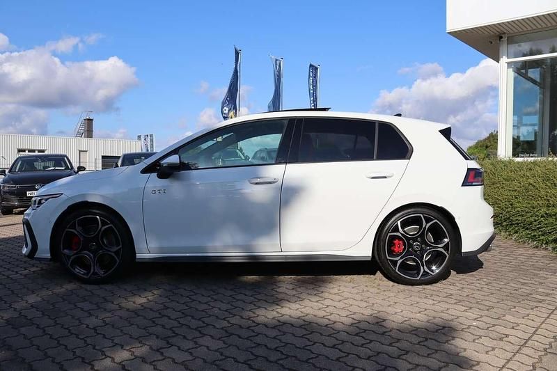 Gebraucht VW Golf VIII Sound 265 PS (194 kW) 2025 Weiß (pure white uni / schwarz uni (dach Limousine