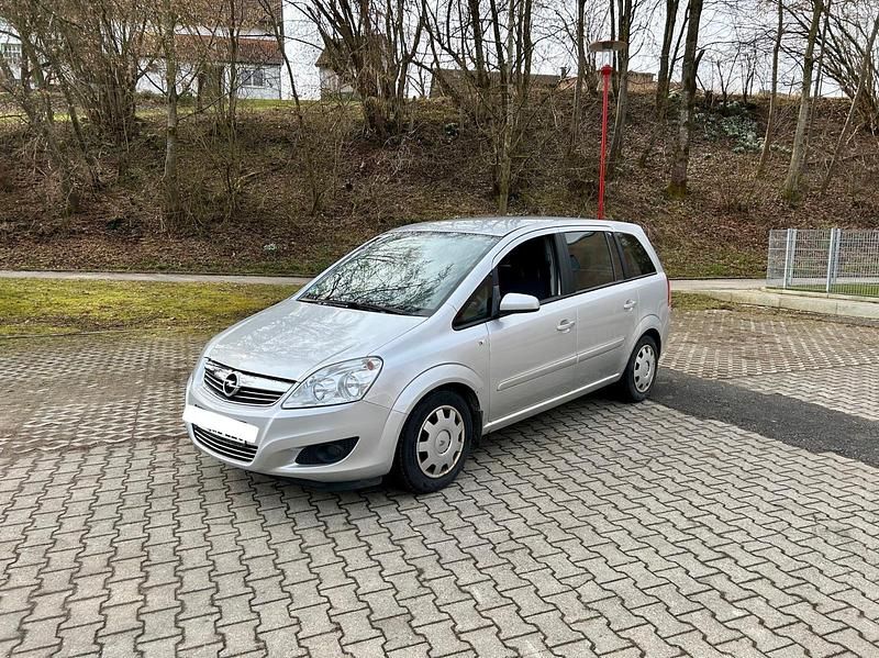 Gebraucht Opel Zafira 116 PS (85 kW) 2008 Silber Van / Kleinbus