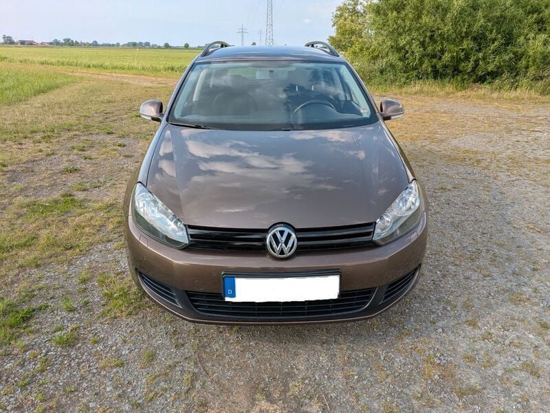 Braun Gebraucht 2012 VW Golf VII Trendline Kombi | 4.900 € (Guter Preis) - Bild 1/4